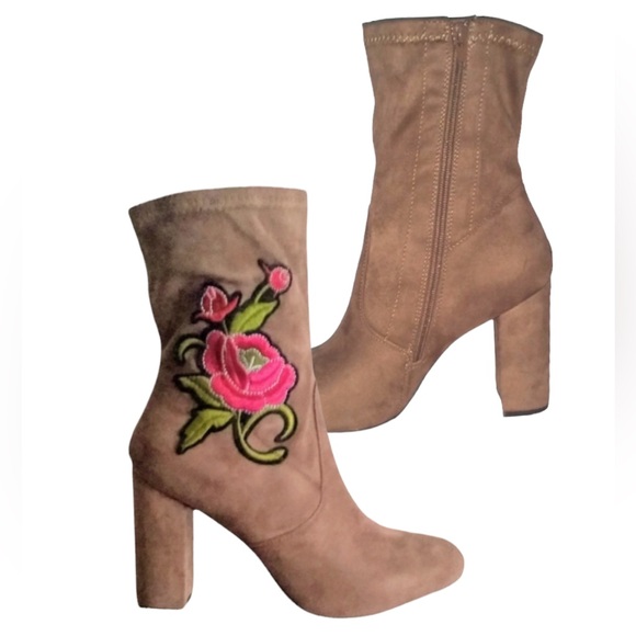 🛑BOGO 🆕Camel Floral Embroidered Detailed High Ankle Boot - Picture 8 of 11